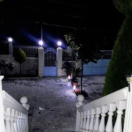 Vila Mustakas